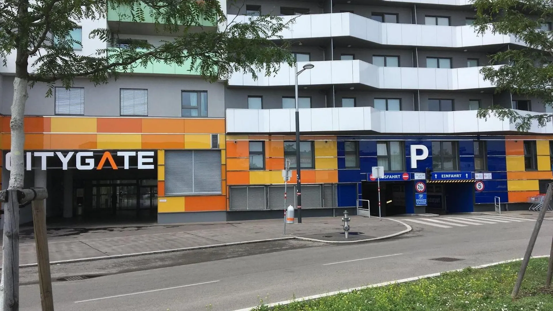 Spacious 1Br Apartment With Balcony Above Citygate Shopping Complex With Metro Access Vienna Austria